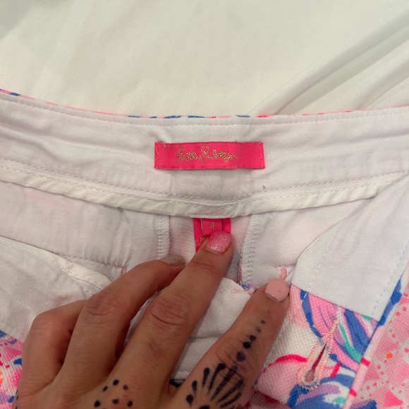 Lilly Pulitzer scalloped shorts - Picture 3 of 3